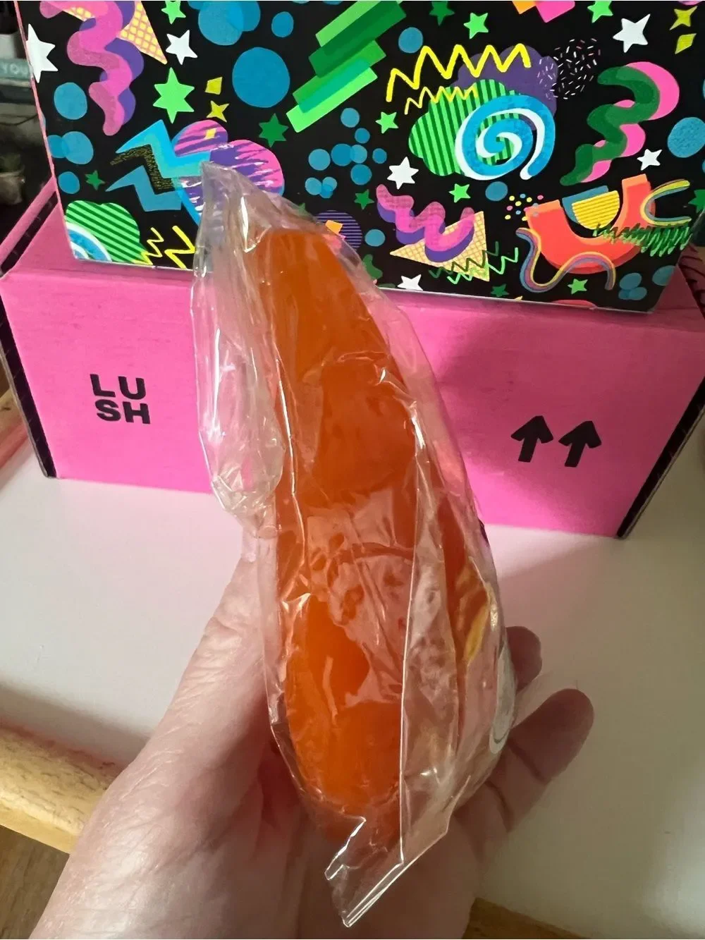 LUSH WARMING SHOWER GUMMY LISH CLUB LIMITED EDITION BRAND NEW
